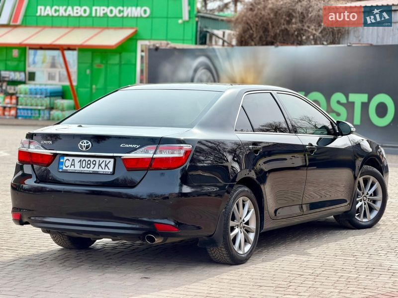 Седан Toyota Camry 2014 в Кривом Роге