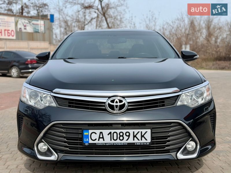 Седан Toyota Camry 2014 в Кривом Роге