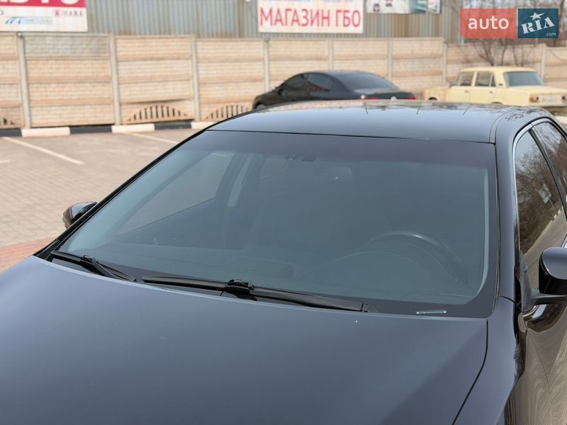 Седан Toyota Camry 2014 в Кривом Роге