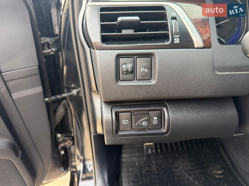 Седан Toyota Camry 2014 в Кривом Роге