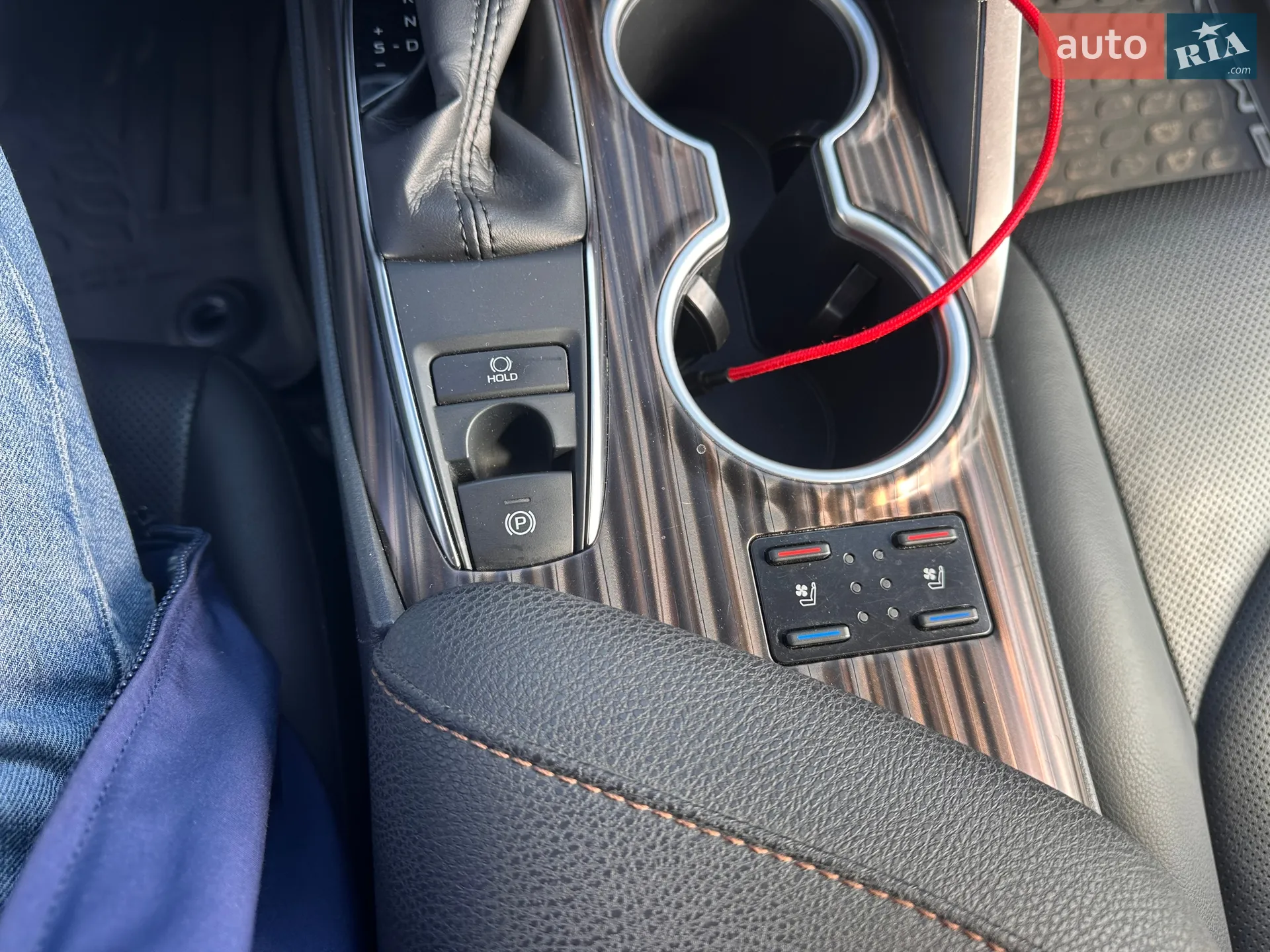 2020 Toyota Camry - мініатюра 9