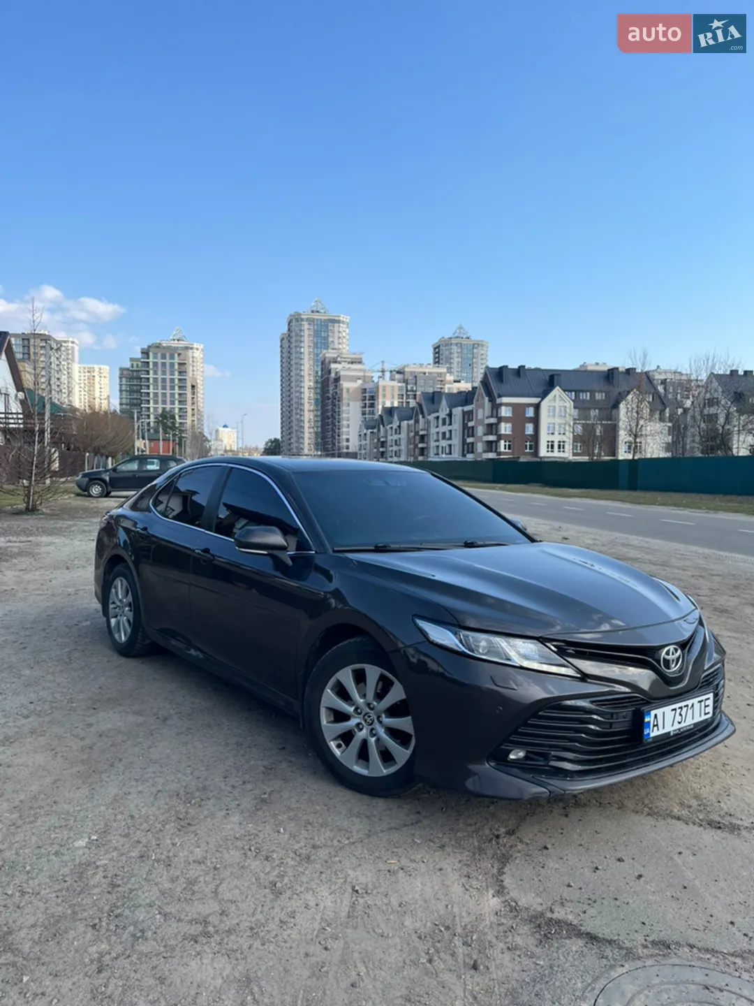 2019 Toyota Camry - мініатюра 2
