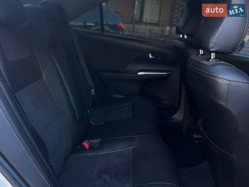 Седан Toyota Camry 2012 в Киеве