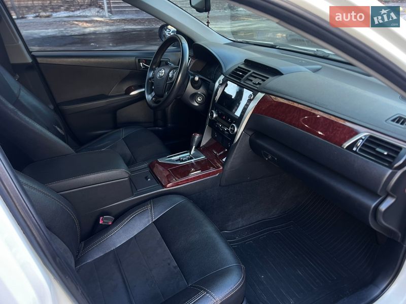 Седан Toyota Camry 2012 в Киеве