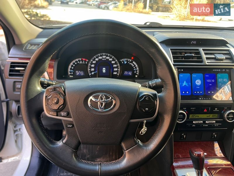 Седан Toyota Camry 2012 в Киеве