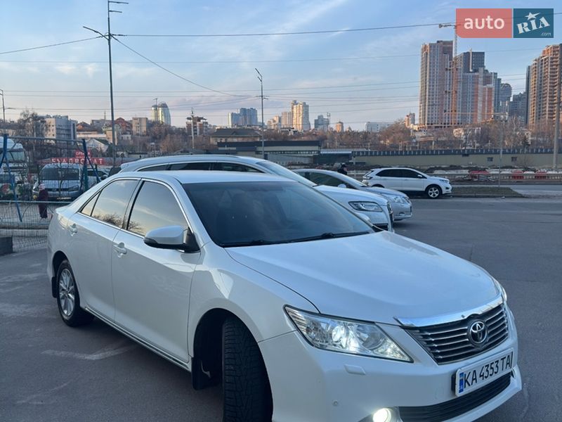 Седан Toyota Camry 2011 в Киеве