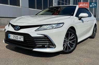 Седан Toyota Camry 2023 в Білій Церкві