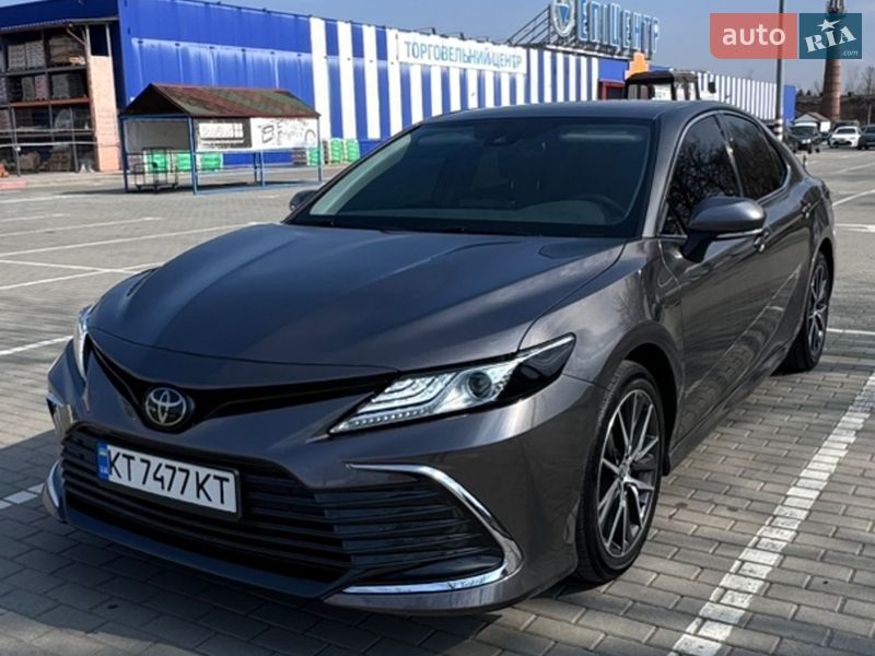 Toyota Camry 2023