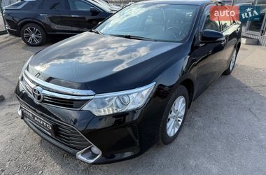 Седан Toyota Camry 2015 в Киеве