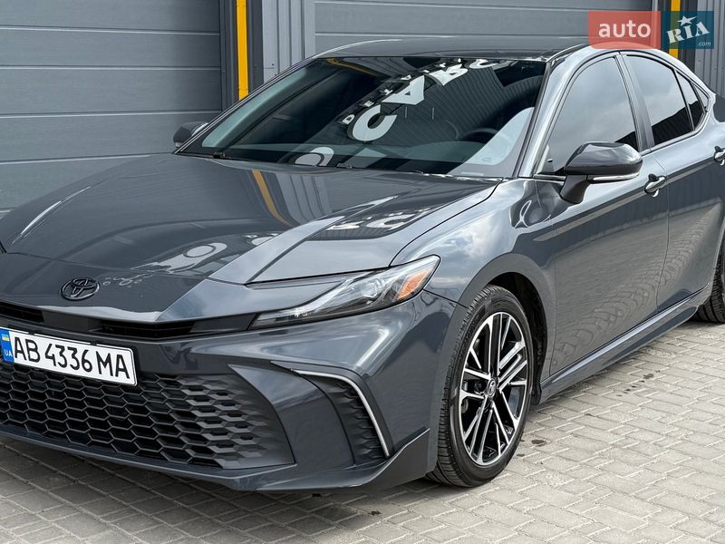 Седан Toyota Camry 2024 в Виннице