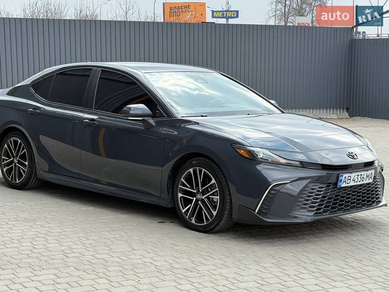 Седан Toyota Camry 2024 в Виннице