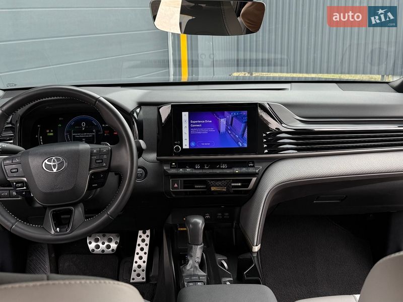 Седан Toyota Camry 2024 в Виннице