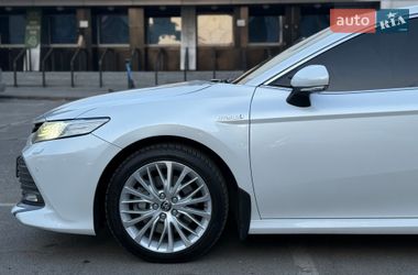 Седан Toyota Camry 2020 в Киеве