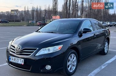 Седан Toyota Camry 2009 в Києві