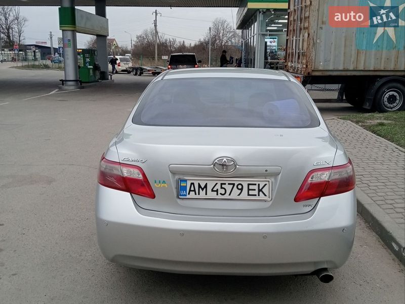 Седан Toyota Camry 2008 в Житомирі