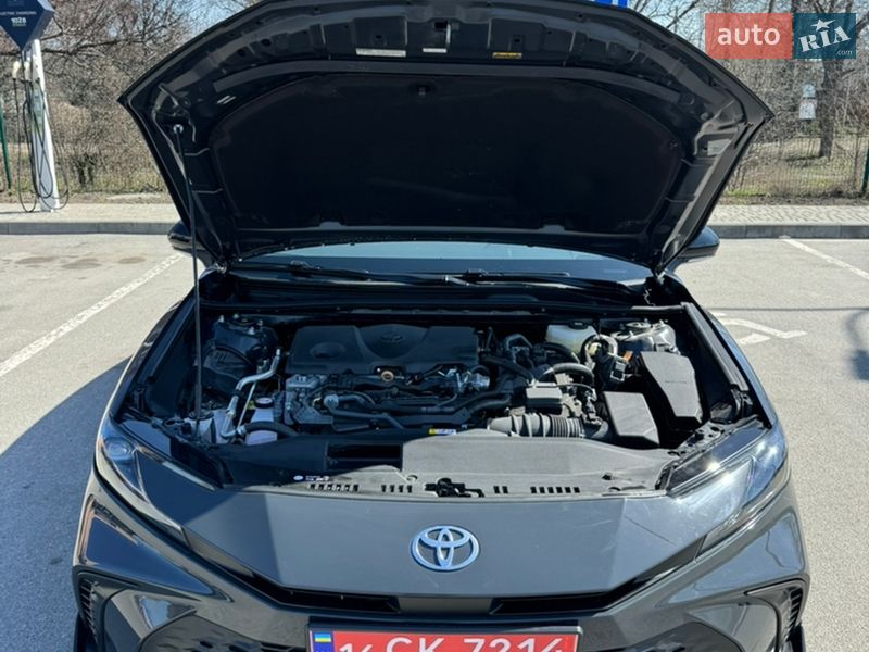 Седан Toyota Camry 2025 в Днепре