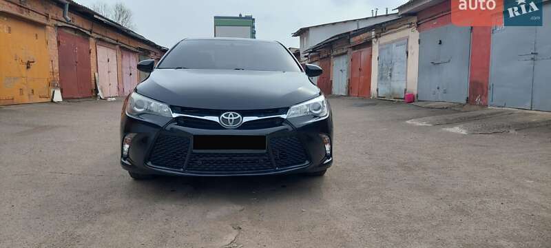 Toyota Camry 2016