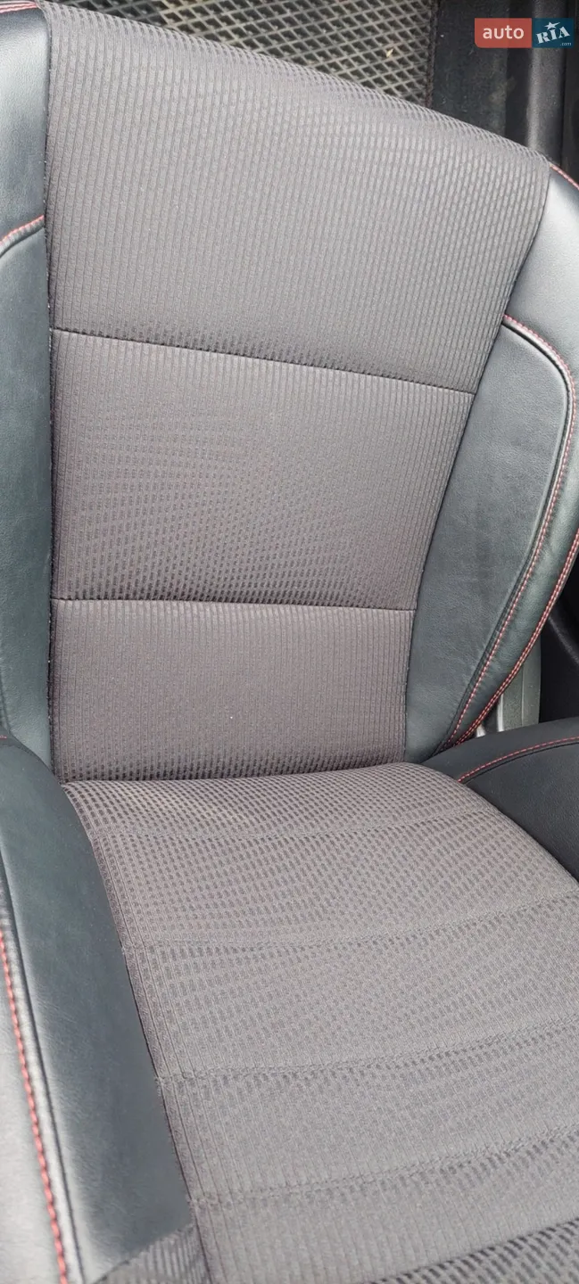 2016 Toyota Camry - мініатюра 25