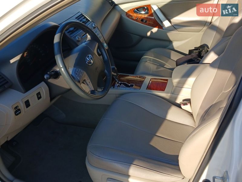 Седан Toyota Camry 2011 в Кременчуге