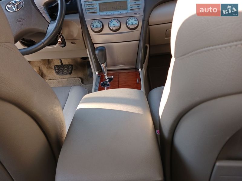 Седан Toyota Camry 2011 в Кременчуге