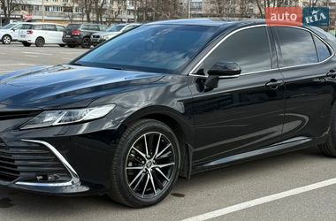 Седан Toyota Camry 2021 в Києві