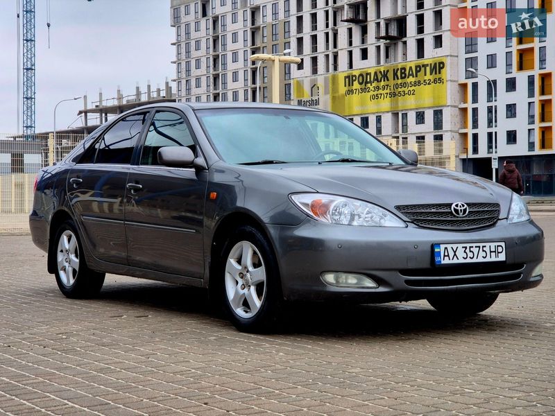 Toyota Camry 2004