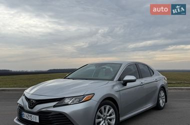 Седан Toyota Camry 2018 в Полтаві