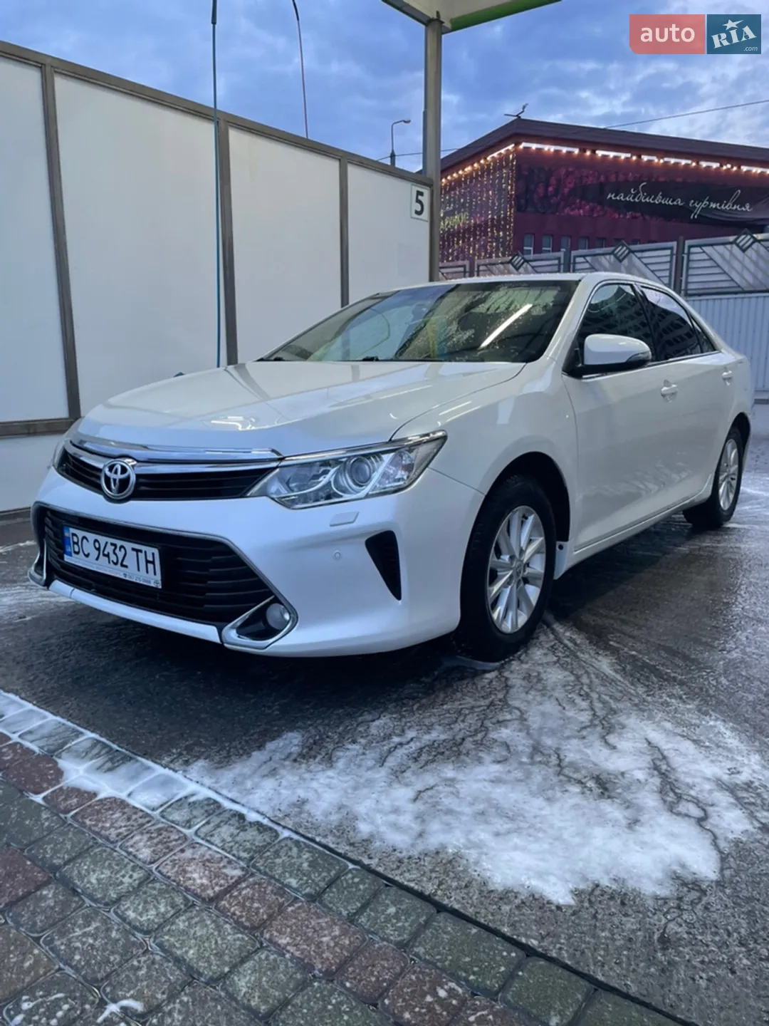 2016 Toyota Camry - мініатюра 2