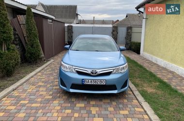 Седан Toyota Camry 2013 в Гайвороні