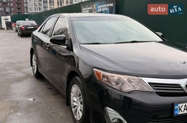 Седан Toyota Camry 2014 в Киеве