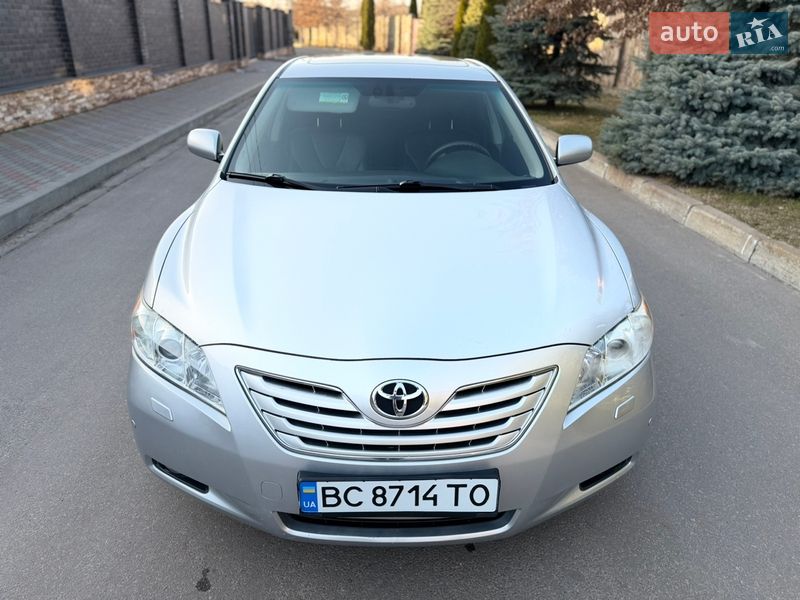 Седан Toyota Camry 2007 в Киеве