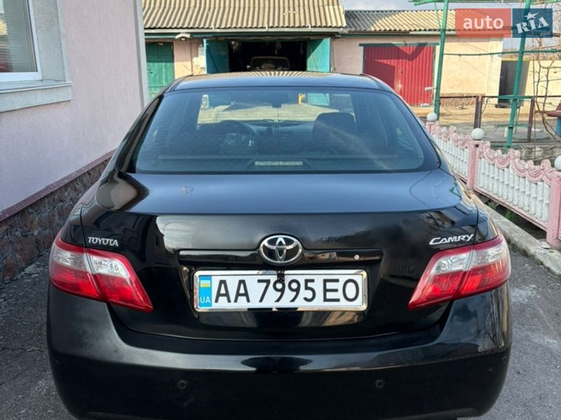Седан Toyota Camry 2008 в Киеве