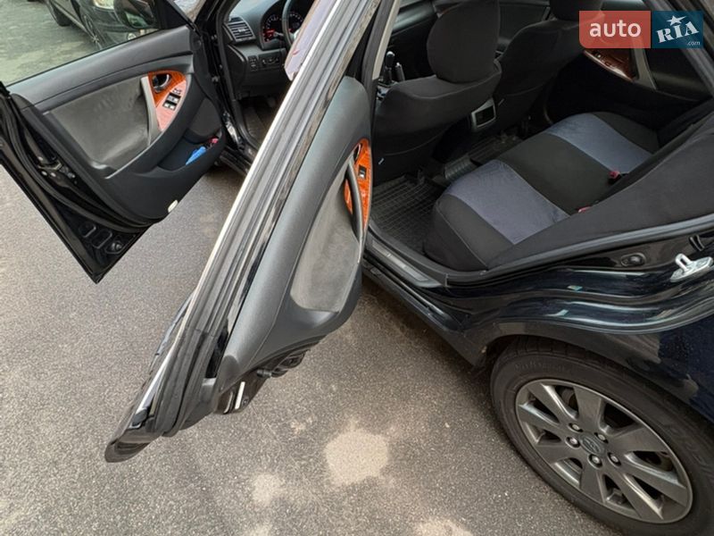 Седан Toyota Camry 2008 в Киеве