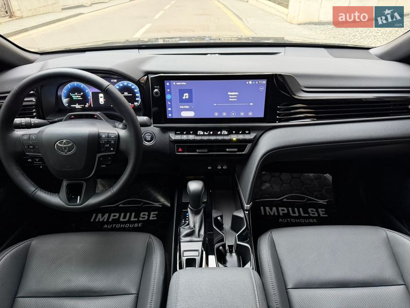 Седан Toyota Camry 2025 в Киеве