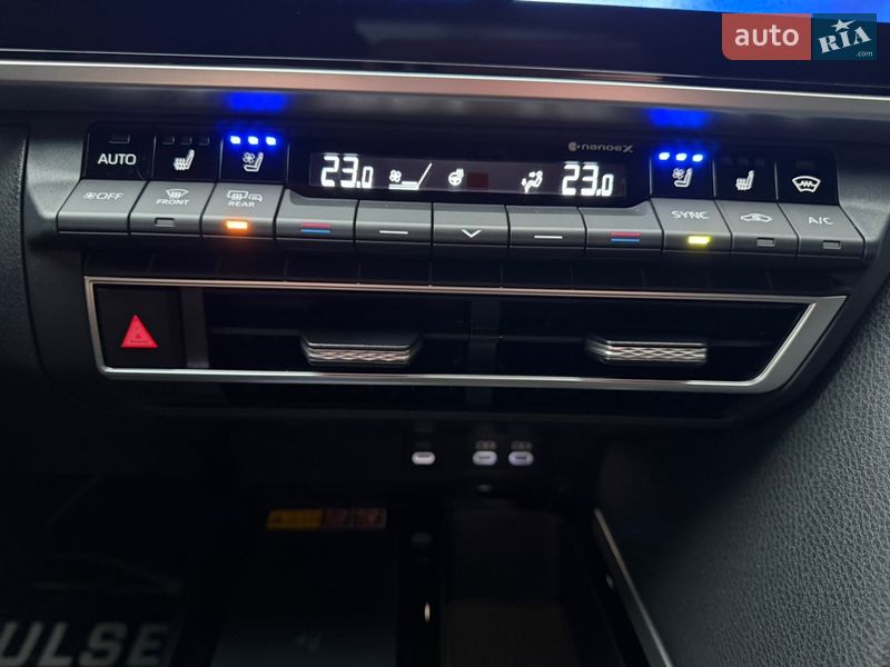 Седан Toyota Camry 2025 в Киеве