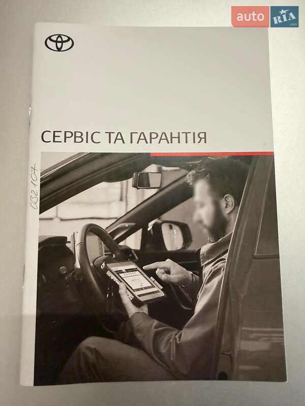 Седан Toyota Camry 2025 в Киеве