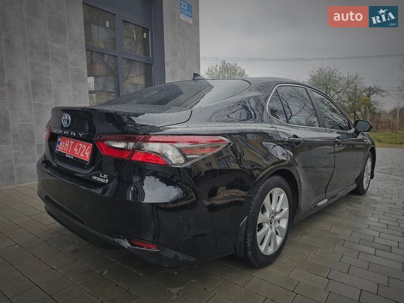 Седан Toyota Camry 2021 в Львове