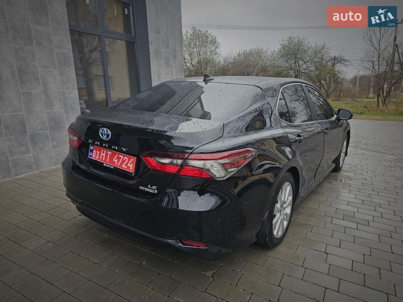 Седан Toyota Camry 2021 в Львове