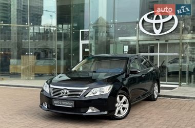 Седан Toyota Camry 2013 в Киеве