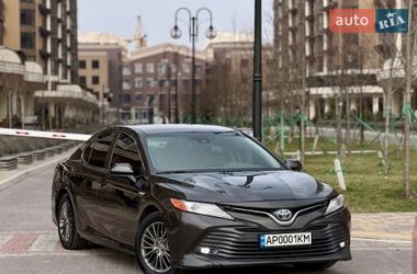 Седан Toyota Camry 2019 в Києві