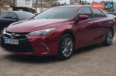 Седан Toyota Camry 2017 в Киеве