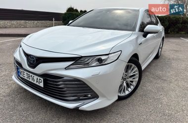 Седан Toyota Camry 2019 в Днепре
