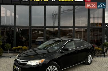 Седан Toyota Camry 2012 в Львові