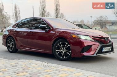 Седан Toyota Camry 2017 в Києві