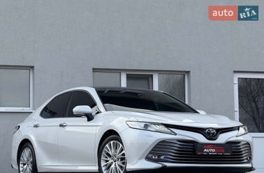 Седан Toyota Camry 2019 в Луцьку