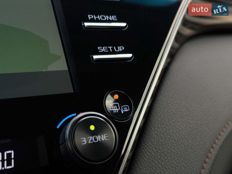 Седан Toyota Camry 2019 в Луцьку