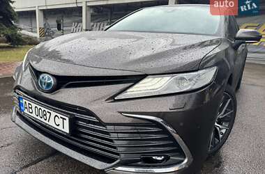 Седан Toyota Camry 2023 в Киеве