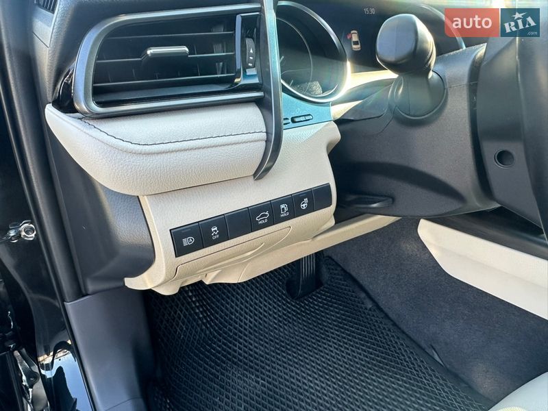 Седан Toyota Camry 2022 в Киеве