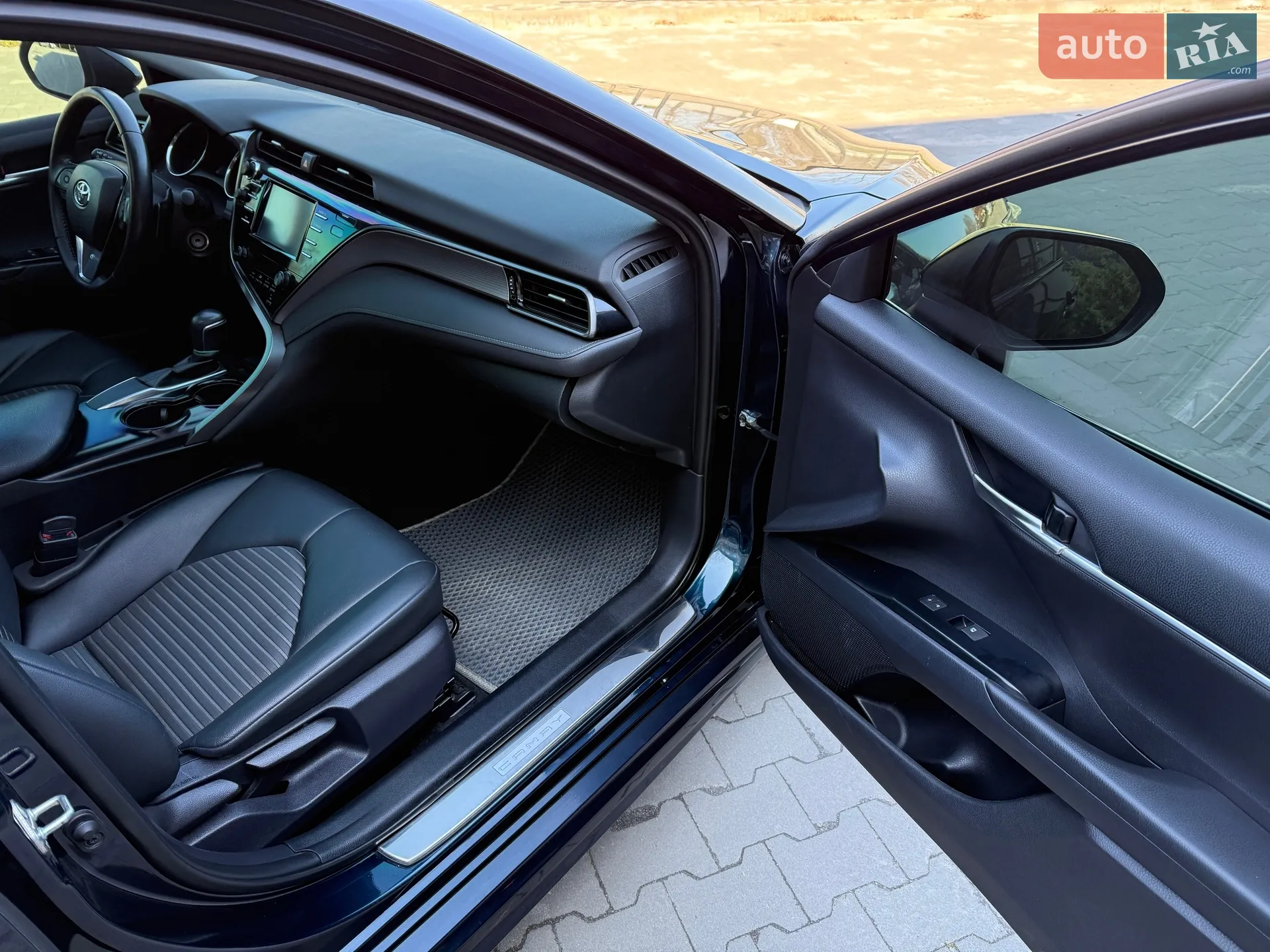 2019 Toyota Camry - мініатюра 17