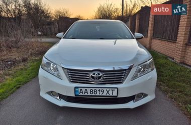 Седан Toyota Camry 2012 в Києві
